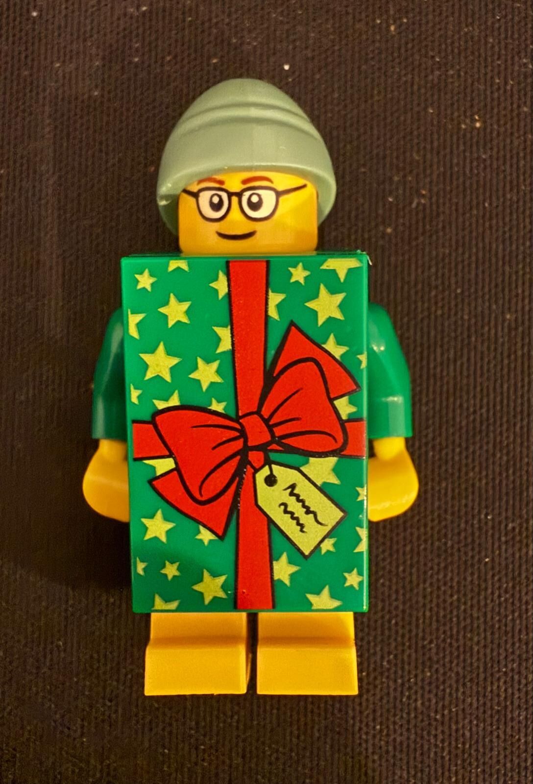 Orjinal Lego Minifigür Gift Box Boy with Hat