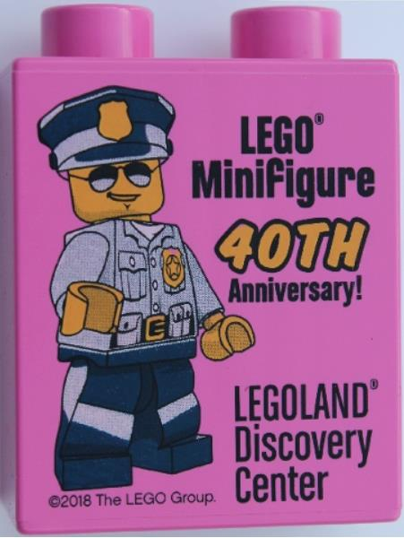 Legoland Discovery Centre 2018 Minifigure 40th Anniversary Policeman Pattern Duplo Brick 1x2x2