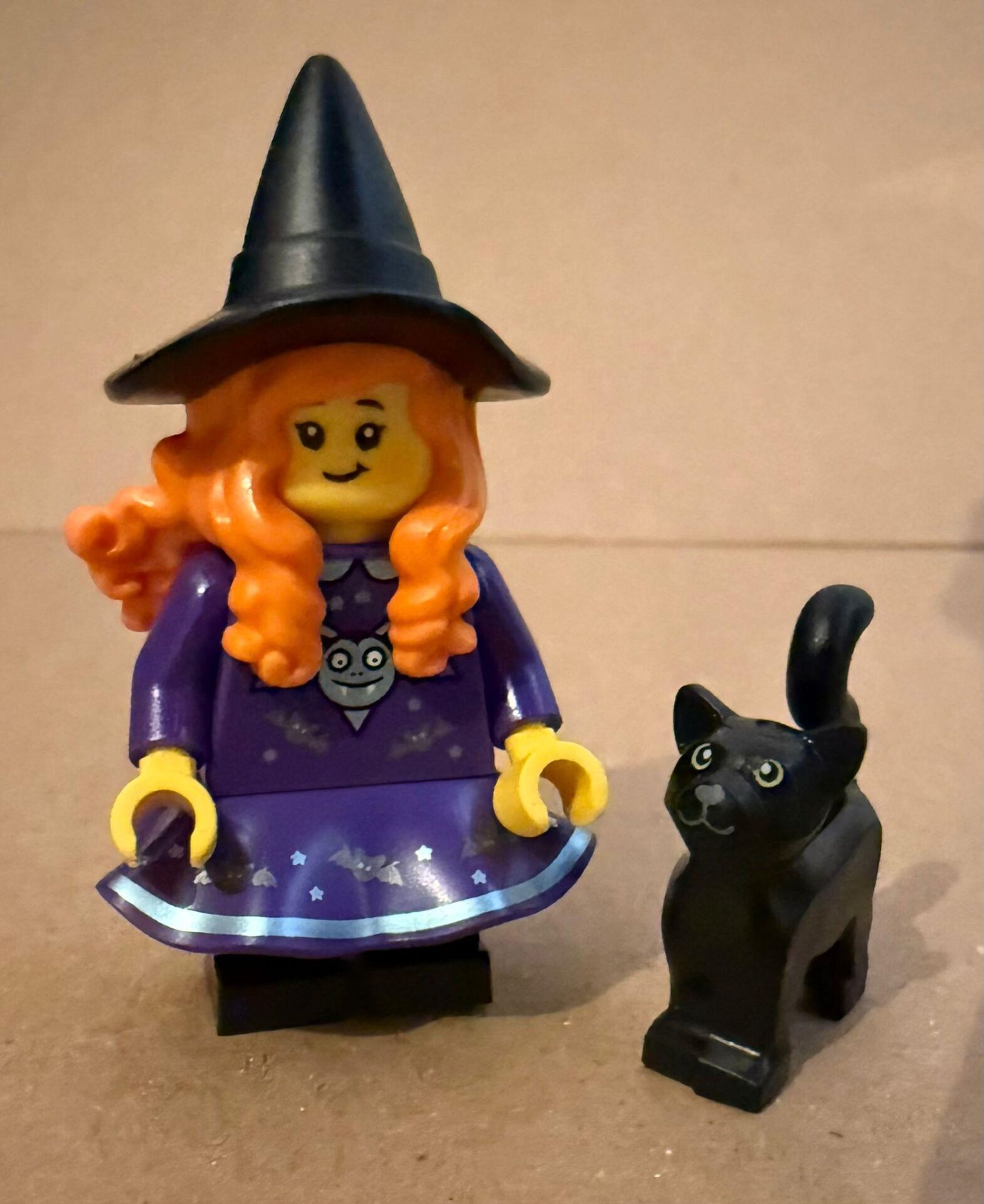 Orjinal Lego Minifigür Witch with cat