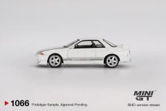 Mini GT Nissan Skyline GT-R (R32) VeilSide Combat C-I White 1066