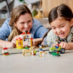 Lego Disney Mickey ve Arkadaşları Mickey Fare ve Donald Duck’ın Çiftliği 10775