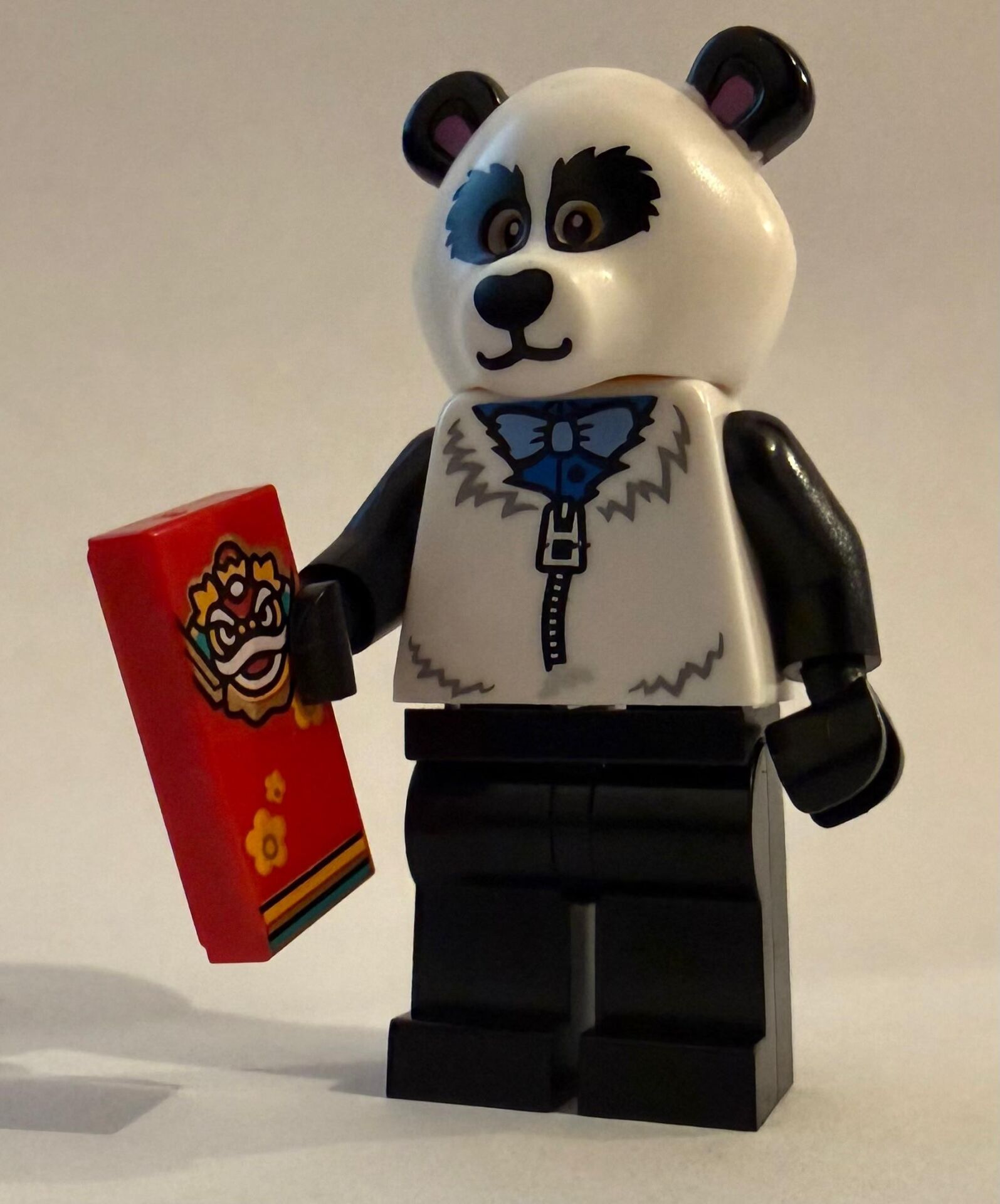 Orjinal Lego Minifigür Chinese New Year Panda Guy Costume with Nian Tile