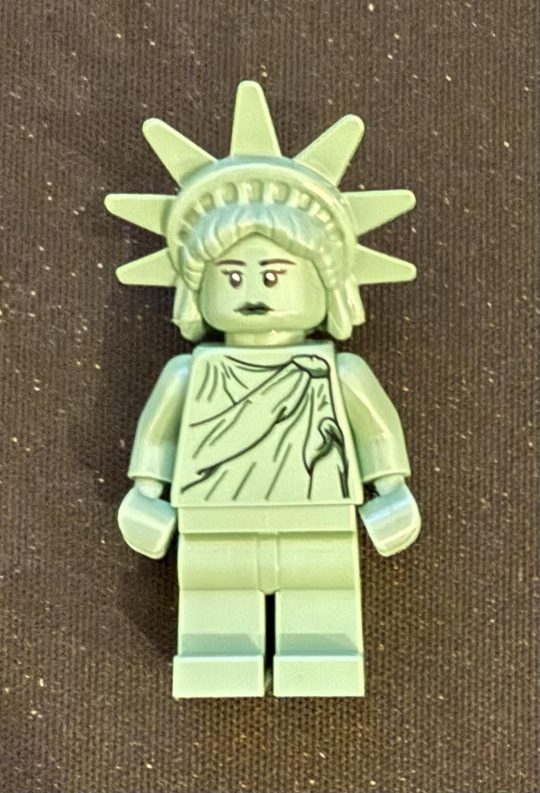 Orjinal Lego Minifigür Statue Of Liberty with Pant