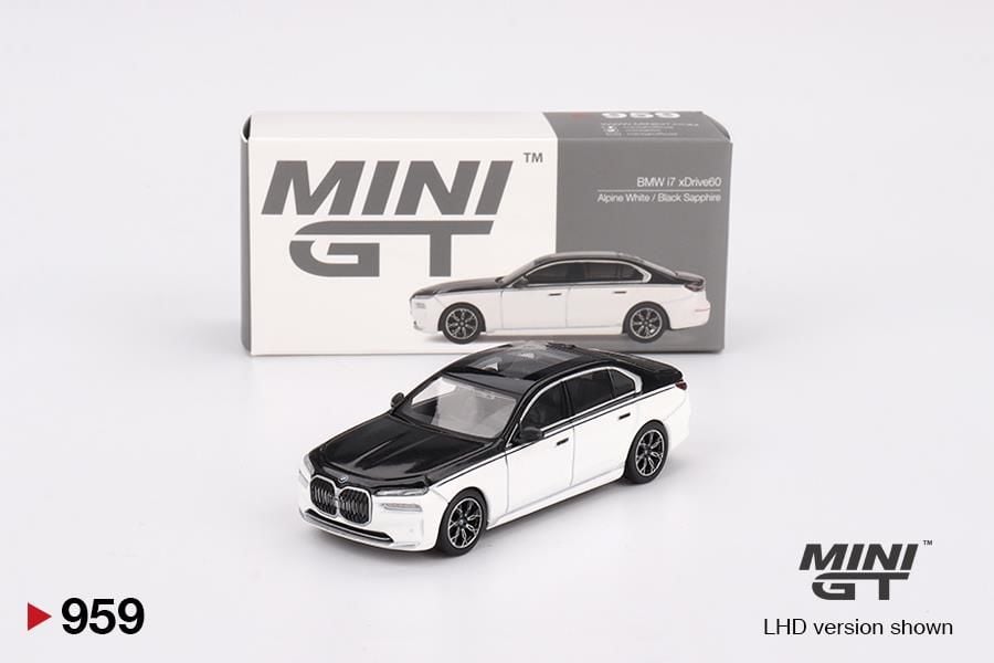Mini GT BMW i7 xDrive60 Alpine White / Black Sapphire 959