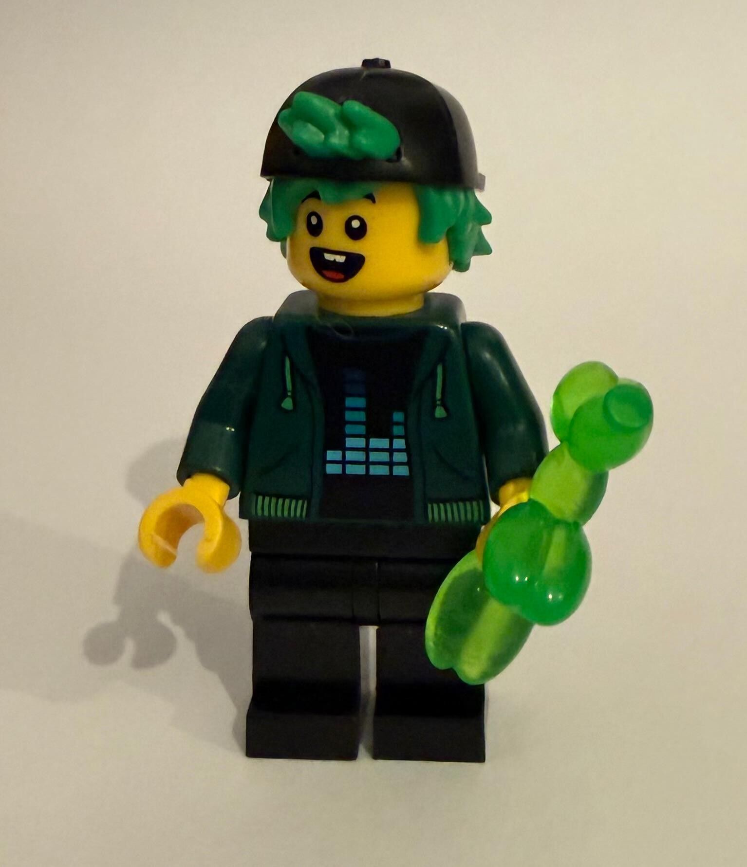 Orjinal Lego Minifigür Boy with Balloon Dog